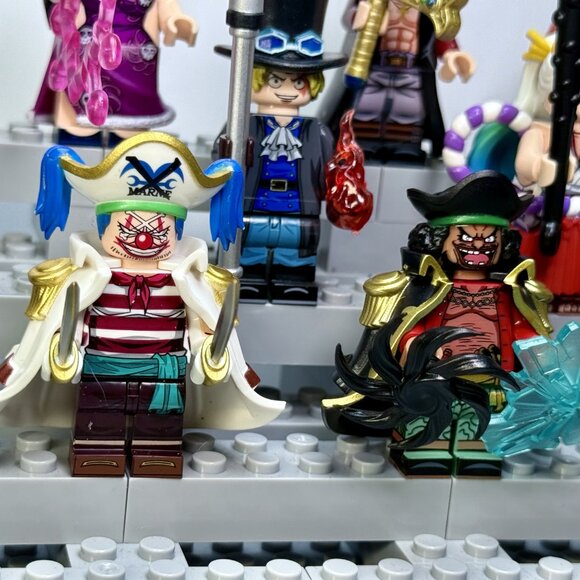 One Piece Custom Minifigure Set – Shanks, Law, Blackbeard, Yamato & More (8pcs) - Picture 2 of 6